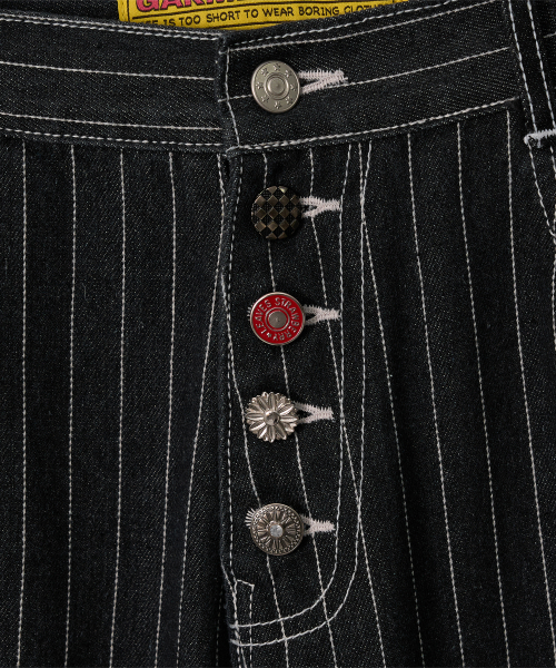 GARMENTS FAB（ガーメンツファブ）の「Pin Stripe Denim Pants (BLACK)（デニムパンツ・レディース・その他・MEDIUM/LARGE）」の7枚目の写真