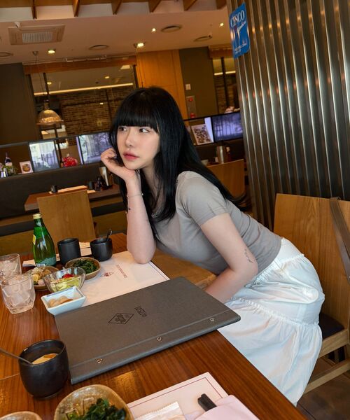 CHICKS（チックス）の「アイレットワンショルダー スリム 半袖 ダークベージュ（Tシャツ/カットソー・レディース・ダークベージュ・ONE SIZE）」の10枚目の写真