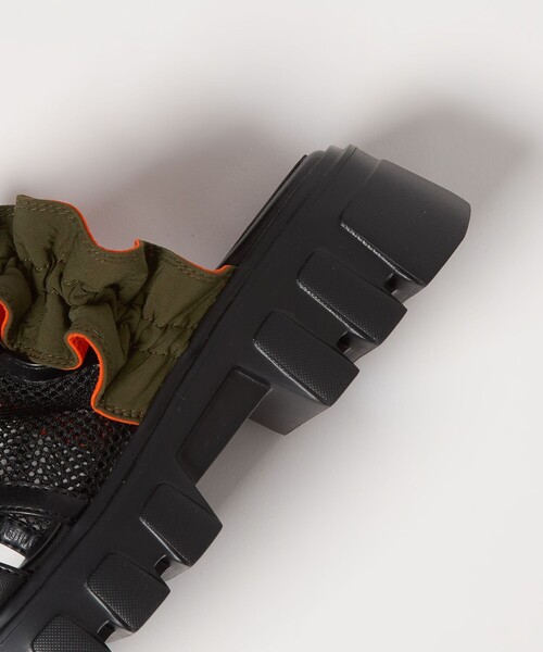 SY UNITED ARROWS(シーユナイテッドアローズ)の「<SY>フリルメッシュ サンダル50(サンダル・レディース・シルバー/ブラック/オリーブ・22.5cm/23.5cm/24.5cm)」の11枚目の写真