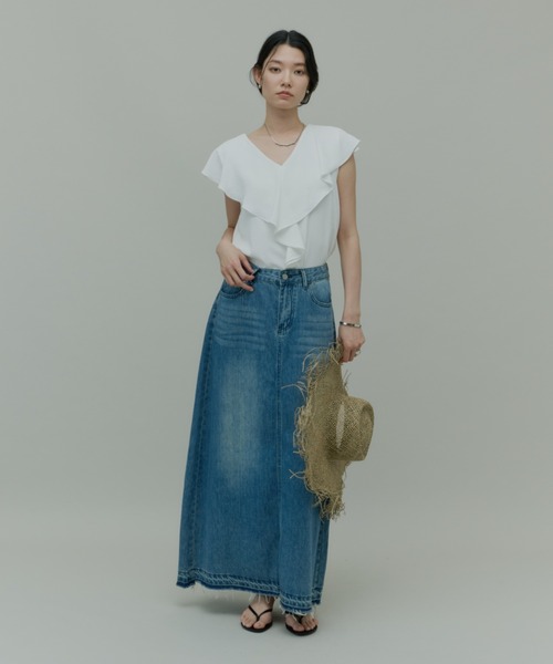 Plumel(プルメル)の「Ruffle Collar Sleeveless Blouse / ラッフルカラーノースリーブブラウス(シャツ/ブラウス・レディース・ベージュ/ホワイト/ブラック・MEDIUM)」の17枚目の写真