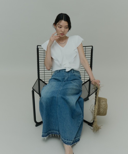 Plumel(プルメル)の「Ruffle Collar Sleeveless Blouse / ラッフルカラーノースリーブブラウス(シャツ/ブラウス・レディース・ベージュ/ホワイト/ブラック・MEDIUM)」の16枚目の写真