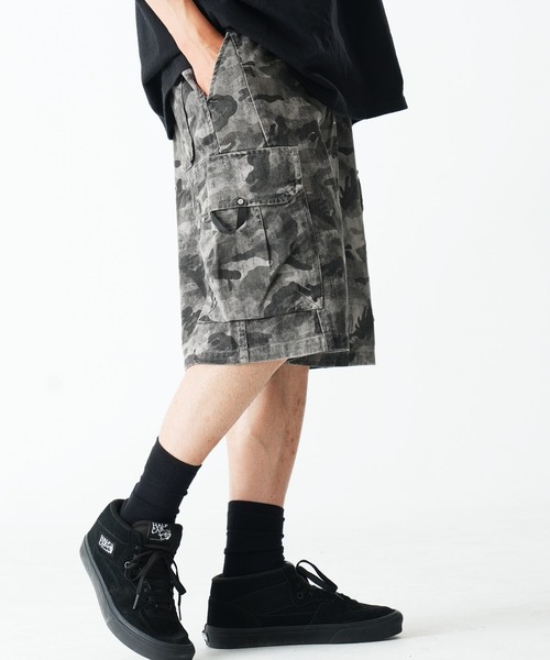 Beno(ビーノ)の「迷彩 カモ柄 ワイドカーゴショートパンツ / カモフラ ミリタリー ハーフパンツ メンズ Camo Wide Cargo Shorts(その他パンツ・メンズ・ベージュ/グレー/ブラック・MEDIUM/X-LARGE/LARGE)」の9枚目の写真