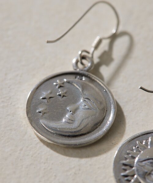 ear PAPILLONNER(イアパピヨネ)の「《スターリングシルバー使用》ダブルフェイスピアス(ピアス(両耳用)・レディース・シルバー系その他4・FREE)」の2枚目の写真