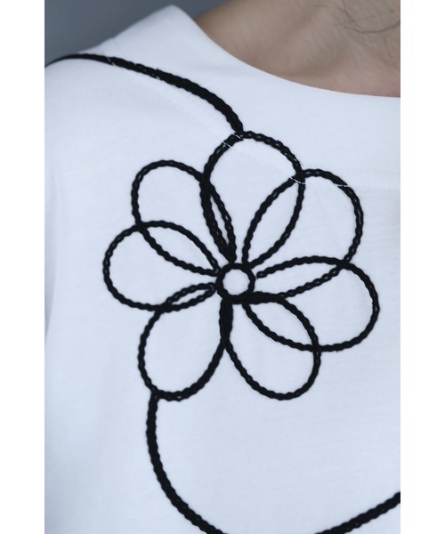 cawaii(カワイイ)の「繋がる花刺繍のカットソートップス(Tシャツ/カットソー・レディース・ホワイト・FREE)」の19枚目の写真