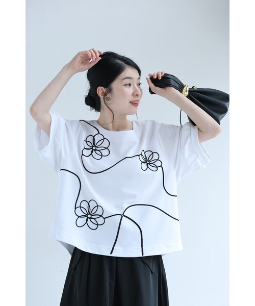 cawaii(カワイイ)の「繋がる花刺繍のカットソートップス(Tシャツ/カットソー・レディース・ホワイト・FREE)」の6枚目の写真