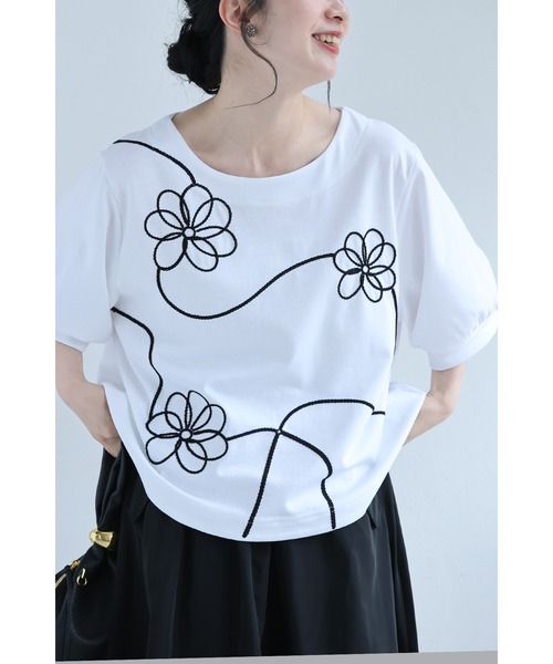 cawaii(カワイイ)の「繋がる花刺繍のカットソートップス(Tシャツ/カットソー・レディース・ホワイト・FREE)」の4枚目の写真