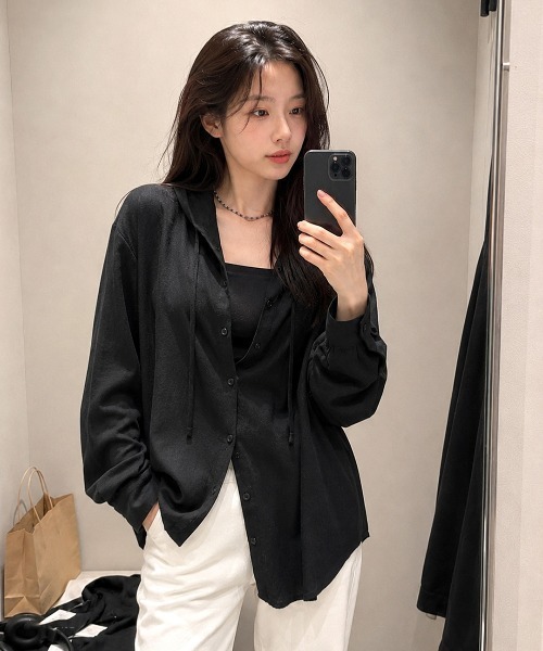 GENERAL IDEA(ジェネラルアイデア)の「【GENERAL IDEA】ルーズフィットリンクルフーディシャツ / LOOSE FIT WRINKLE HOODIE SHIRT(シャツ/ブラウス・レディース・スカイブルー/ブラック/ライトベージュ・L/M/S)」の2枚目の写真