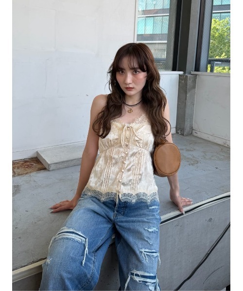 SLY(スライ)の「JQ SATIN LACE CAMI TOPS ジャガードサテンレースキャミトップス 夏服 秋服(キャミソール・レディース・アイボリー/ライトブルー・FREE)」の17枚目の写真