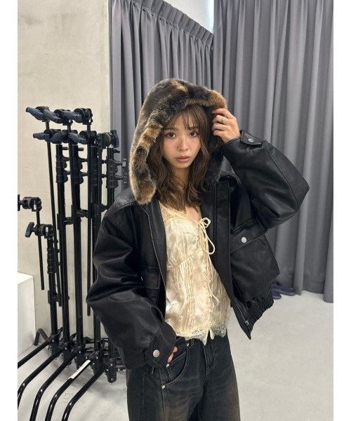 SLY(スライ)の「JQ SATIN LACE CAMI TOPS ジャガードサテンレースキャミトップス 夏服 秋服(キャミソール・レディース・アイボリー/ライトブルー・FREE)」の19枚目の写真