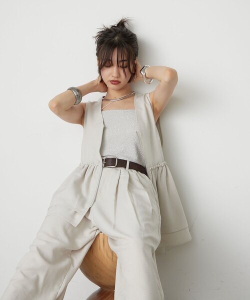 Remind me and forever(リマインドミーアンドフォーエバー)の「【羽織るだけで-3kg見え】ジップベスト(シャツ/ブラウス・レディース・ブラウン/アイボリー/ブラック・FREE)」の4枚目の写真