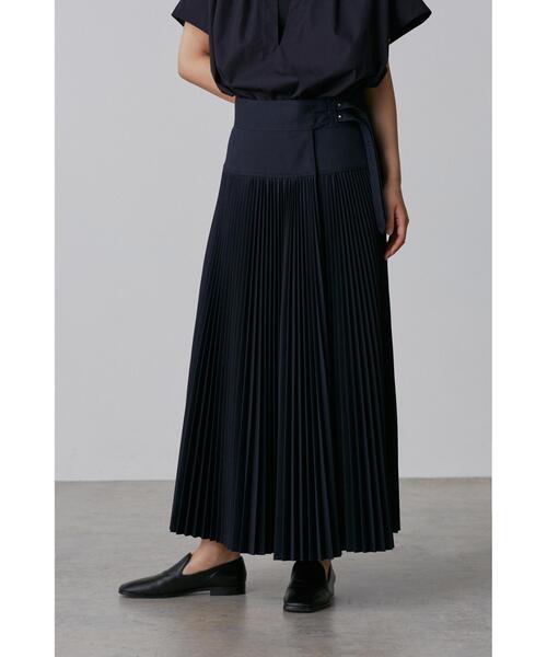 YLEVE(イレーヴ)の「YLEVE / BOURRIENNE T/C TWILL SKIRT(スカート・レディース・ホワイト/ネイビー・1/0/2)」の7枚目の写真