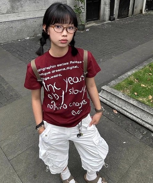 AsheKsha(アシクシャ)の「アルファベットプリントの半袖スリムフィットトップス(シャツ/ブラウス・レディース・ボルドー・M)」の12枚目の写真