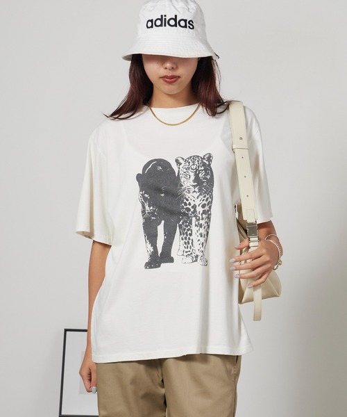 REMI RELIEF(レミレリーフ)の「REMI RELIEF/レミレリーフ SP加工NEW Fit-T(Leopard) レオパード クルーネック ヴィンテージライク コットンTシャツ メンズ 2026年夏 夏服(Tシャツ/カットソー・メンズ・ホワイト/ブラック/オリーブ・M/L)」の1枚目の写真