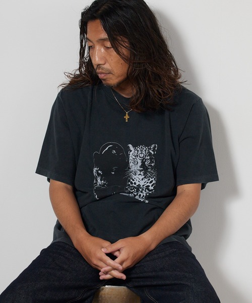 REMI RELIEF(レミレリーフ)の「REMI RELIEF/レミレリーフ SP加工NEW Fit-T(Leopard) レオパード クルーネック ヴィンテージライク コットンTシャツ メンズ 2026年夏 夏服(Tシャツ/カットソー・メンズ・ホワイト/ブラック/オリーブ・M/L)」の2枚目の写真
