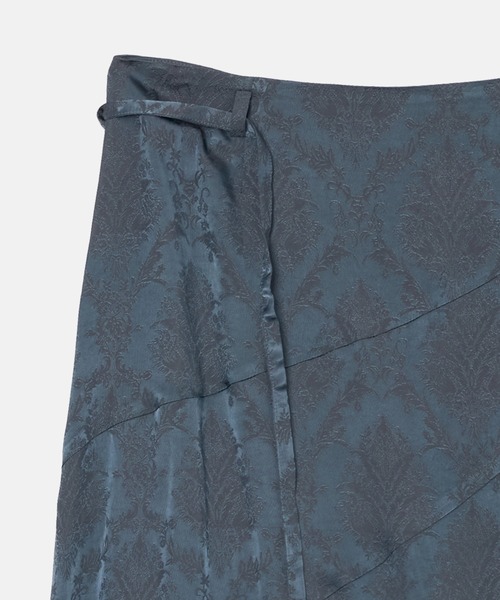 LE CIEL BLEU（ルシェルブルー）の「フリュードサテンマキシスカート / Fluid Satin Maxi Skirt（スカート・レディース・チャコールグレー・38/36/34）」の11枚目の写真