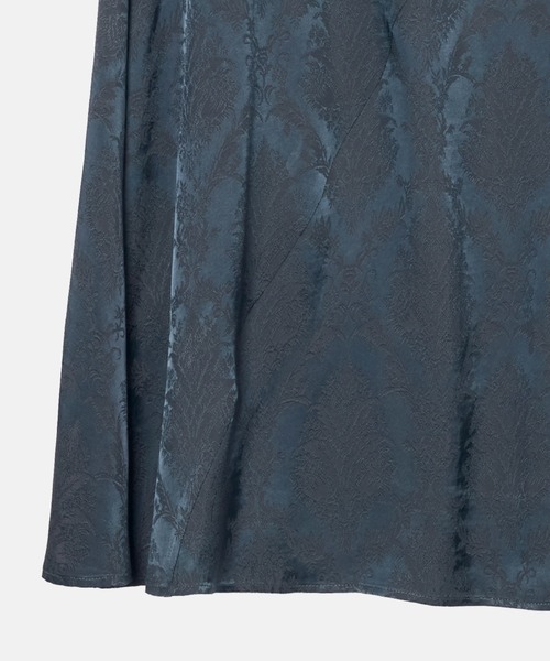 LE CIEL BLEU（ルシェルブルー）の「フリュードサテンマキシスカート / Fluid Satin Maxi Skirt（スカート・レディース・チャコールグレー・38/36/34）」の13枚目の写真