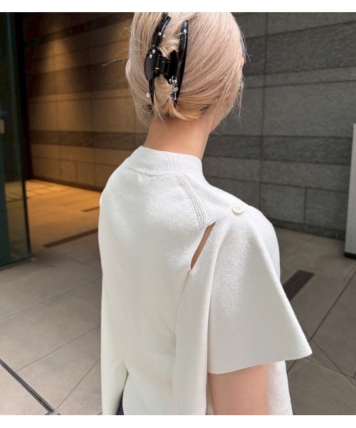 LE CIEL BLEU(ルシェルブルー)の「コールドショルダーニットトップ / Cold Shoulder Knit Top(ニット/セーター・レディース・ホワイト/ブラック/チャコールグレー・36)」の5枚目の写真