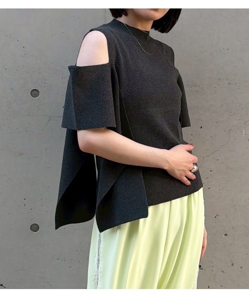LE CIEL BLEU(ルシェルブルー)の「コールドショルダーニットトップ / Cold Shoulder Knit Top(ニット/セーター・レディース・ホワイト/ブラック/チャコールグレー・36)」の11枚目の写真