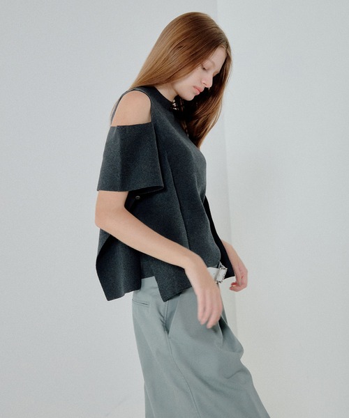 LE CIEL BLEU(ルシェルブルー)の「コールドショルダーニットトップ / Cold Shoulder Knit Top(ニット/セーター・レディース・ホワイト/ブラック/チャコールグレー・36)」の14枚目の写真