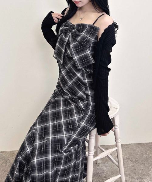 INGNI(イング)の「チェック柄リボンマーメイドキャミワンピース(ワンピース・レディース・ブラウン系その他2/ブラック系・M)」の3枚目の写真