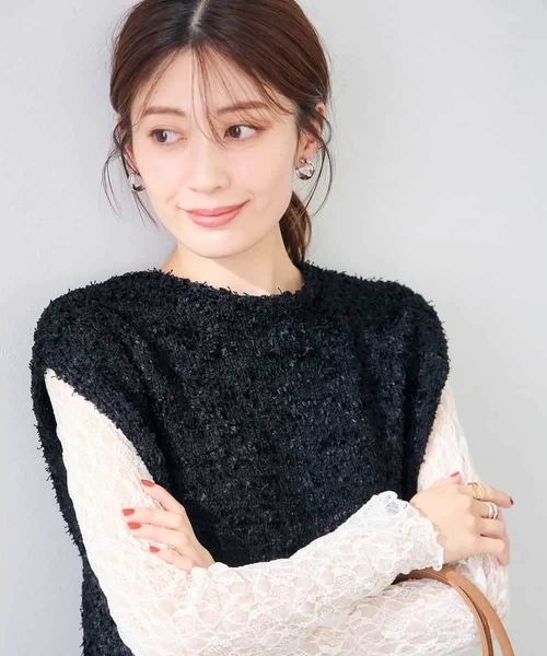 a.v.v(アーヴェヴェ)の「前後2WAY/意匠糸ニットベスト(ニット/セーター・レディース・チャコールグレー/ブラック・39)」の8枚目の写真