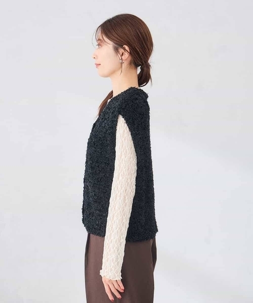 a.v.v(アーヴェヴェ)の「前後2WAY/意匠糸ニットベスト(ニット/セーター・レディース・チャコールグレー/ブラック・39)」の10枚目の写真