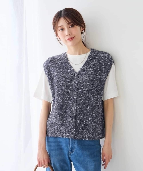 a.v.v(アーヴェヴェ)の「前後2WAY/意匠糸ニットベスト(ニット/セーター・レディース・チャコールグレー/ブラック・39)」の19枚目の写真