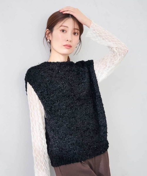 a.v.v(アーヴェヴェ)の「前後2WAY/意匠糸ニットベスト(ニット/セーター・レディース・チャコールグレー/ブラック・39)」の4枚目の写真