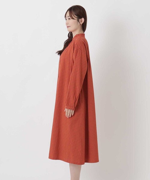 one'sterrace(ワンズテラス)の「ギンガムチェックネックフリル前開きワンピース(ワンピース・レディース・オレンジ系その他5/ネイビー系5/カーキ系5・02)」の5枚目の写真