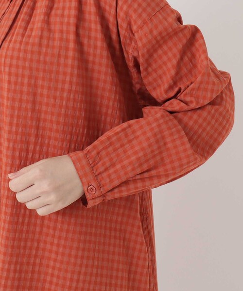 one'sterrace(ワンズテラス)の「ギンガムチェックネックフリル前開きワンピース(ワンピース・レディース・オレンジ系その他5/ネイビー系5/カーキ系5・02)」の8枚目の写真