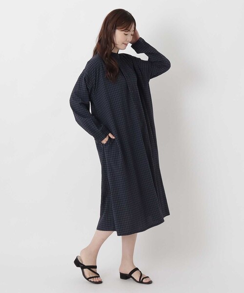 one'sterrace(ワンズテラス)の「ギンガムチェックネックフリル前開きワンピース(ワンピース・レディース・オレンジ系その他5/ネイビー系5/カーキ系5・02)」の15枚目の写真