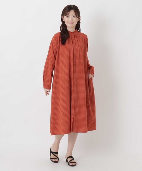 one'sterrace(ワンズテラス)の「ギンガムチェックネックフリル前開きワンピース(ワンピース・レディース・オレンジ系その他5/ネイビー系5/カーキ系5・02)」の17枚目の写真