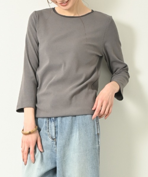 aunt lily(アントリリー)の「【ストレッチ 保温】ふわふわ なめらか チュール トリミング 美人 デコルテ プルオーバー|オフホワイト グレー フライス レーヨン混 コットン混 カットソー インナー レイヤード オフィス きれいめ(Tシャツ/カットソー・レディース・グレー/オフホワイト・M/S/LL/L)」の1枚目の写真