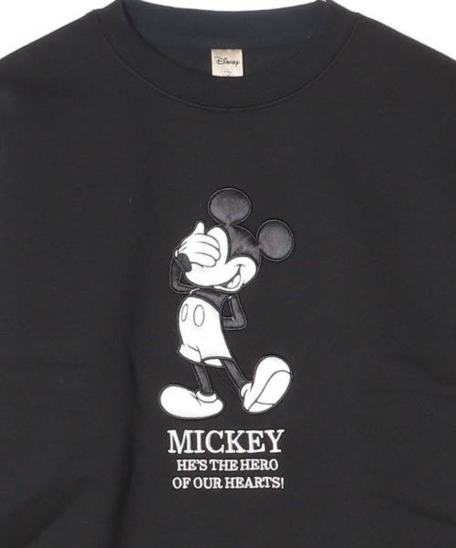 Disney(ディズニー)の「【DISNEY/ディズニー】ミッキーマウス アップリケクルーネックスウェット(裏起毛) ユニセックス(スウェット・レディース・サックスブルー/スミクロ/グレイッシュベージュ/ブラック/ブラウン/オートミール・LARGE/MEDIUM)」の7枚目の写真