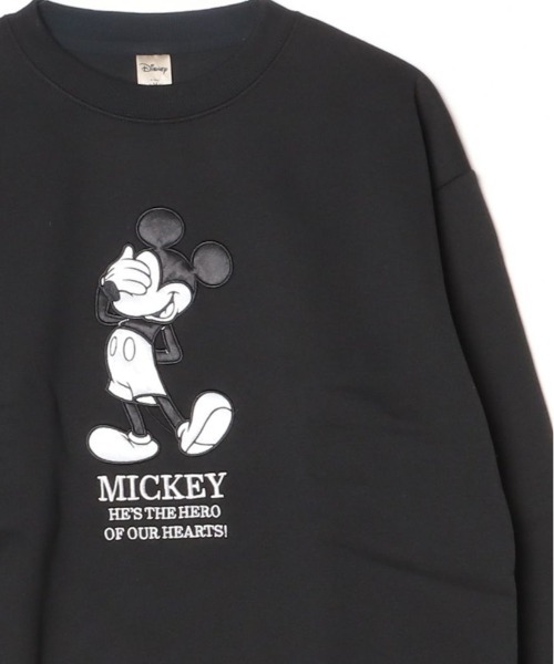 Disney(ディズニー)の「【DISNEY/ディズニー】ミッキーマウス アップリケクルーネックスウェット(裏起毛) ユニセックス(スウェット・レディース・サックスブルー/スミクロ/グレイッシュベージュ/ブラック/ブラウン/オートミール・LARGE/MEDIUM)」の20枚目の写真