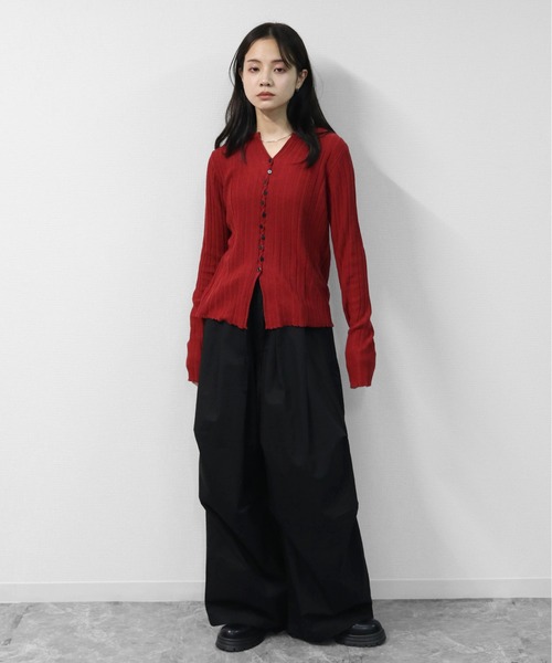THE CELL.(ザセルドット)の「アシンメトリーボタンキーネックリブカーディガン ASYMMETRIC BUTTON KEYNECK RIBBED CARDIGAN(カーディガン/ボレロ・レディース・ワインレッド/ブラック/ブラウン/アイボリー・FREE)」の18枚目の写真