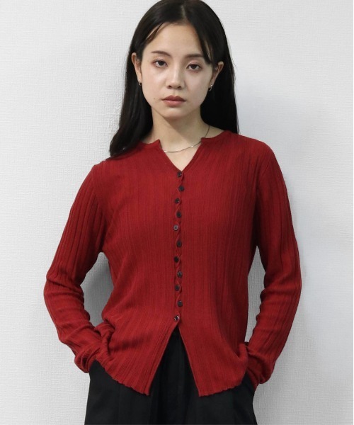 THE CELL.(ザセルドット)の「アシンメトリーボタンキーネックリブカーディガン ASYMMETRIC BUTTON KEYNECK RIBBED CARDIGAN(カーディガン/ボレロ・レディース・ワインレッド/ブラック/ブラウン/アイボリー・FREE)」の12枚目の写真