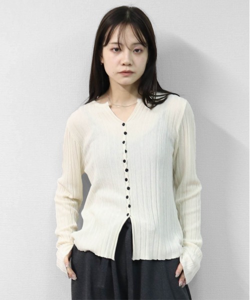 THE CELL.(ザセルドット)の「アシンメトリーボタンキーネックリブカーディガン ASYMMETRIC BUTTON KEYNECK RIBBED CARDIGAN(カーディガン/ボレロ・レディース・ワインレッド/ブラック/ブラウン/アイボリー・FREE)」の22枚目の写真