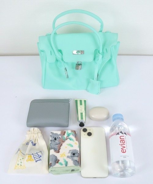 Alum'(アルム)の「【Y2K/韓国風】キャンディカラーミニジェリーバッグ(トートバッグ・レディース・ホワイト/イエロー/グリーン/パープル/ピンク・FREE)」の9枚目の写真