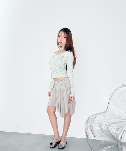 Y2K SYNAPSE FACTORY（ワイツーケー シナプスファクトリー）の「【noa花柄】VネックTシャツ（Tシャツ/カットソー・レディース・ミント/クリーム・FREE）」の21枚目の写真