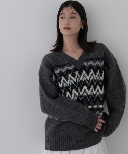 N.(N. Natural Beauty Basic)(エヌエヌナチュラルビューティーベーシック)の「ジオメトリックVネックニット(ニット/セーター・レディース・グレー系その他/ベージュ系その他・FREE)」の4枚目の写真