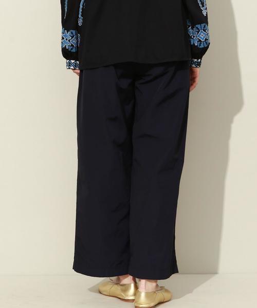 UNITED ARROWS(ユナイテッドアローズ)の「SFL ナイロン タックパンツ† ◆(その他パンツ・レディース・ピンク/マスタード/ネイビー・FREE)」の10枚目の写真