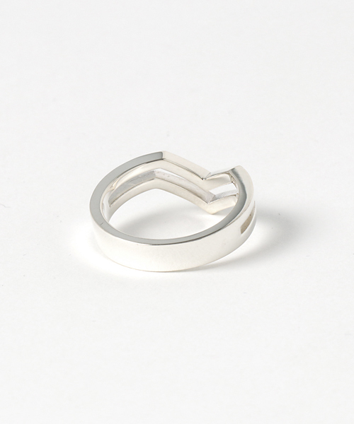 UNITED TOKYO（ユナイテッドトウキョウ）の「W-Vリング（リング）」 - WEAR