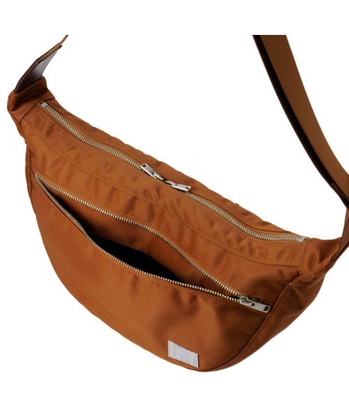 PORTER(ポーター)の「リフト ショルダーバッグ(ショルダーバッグ・メンズ・ブラック/カーキ/ネイビー・FREE)」の20枚目の写真
