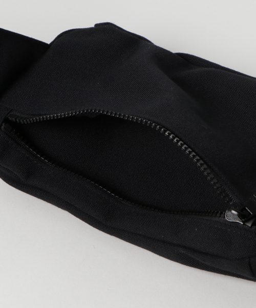 Reebok（リーボック）の「【2017秋冬】クラシック ウエストバッグ（ボディバッグ/ウエストポーチ・メンズ・ブラック/ネイビー・FREE）」の5枚目の写真