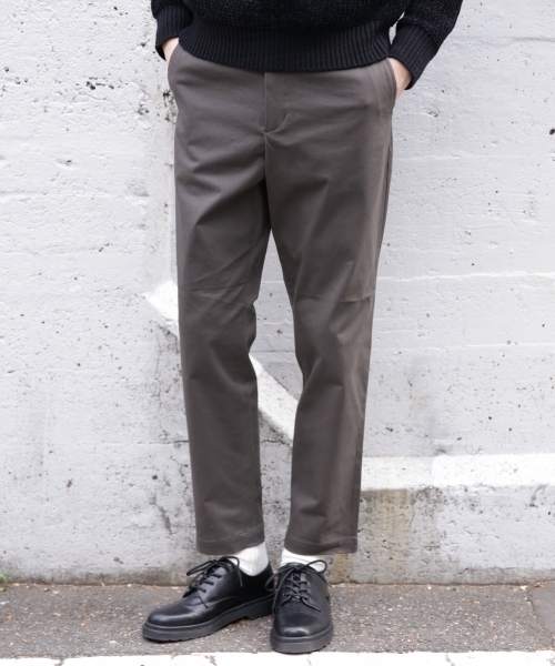 GLOBAL WORK（グローバルワーク）の「チノテーパードパンツ/775627（チノパンツ・メンズ・グレー/ベージュ/ネイビー/カーキ/ワインレッド・SMALL/X-LARGE/LARGE/MEDIUM）」の2枚目の写真