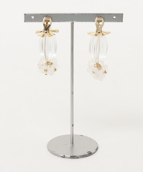 natural couture（ナチュラルクチュール）の「ヴィンテージクリアお花イヤリング（イヤリング・レディース・その他1/その他2・FREE）」の3枚目の写真