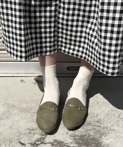 cava cava（サヴァサヴァ）の「〈cavacava (サヴァサヴァ) 〉　ビット付フラットシューズ（ローファー・レディース・ブラック/オリーブ/アイボリー/グレイッシュベージュ/レッド/ブラックミックス/ラベンダー/プラチナム・23.0cm/23.5cm/24.0cm/24.5cm/22.5cm/25.0cm）」の6枚目の写真