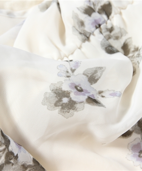 one after another NICE CLAUP（ワンアフターアナザーナイスクラップ）の「【ナイスクラップ】ジップ花柄付ワンピース（ワンピース・レディース・オフホワイト/パープル/ブラック・FREE）」の9枚目の写真