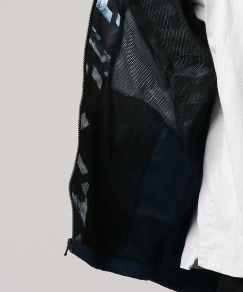 UNDER ARMOUR（アンダーアーマー）の「メンズライフスタイルジャケット / スポーツスタイル ウィンドブレイカー【セットアップ対応商品】（ナイロンジャケット・メンズ・ホワイト×ブラック/ブラック系その他/カリビアンブルー/ブラック・XXL/3XL/MD/SM/LG/XL）」の14枚目の写真